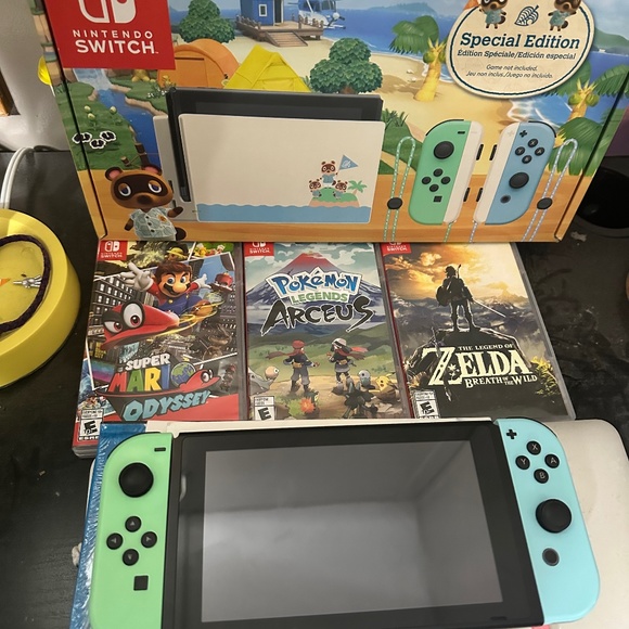 Nintendo Switch - Picture 1 of 1